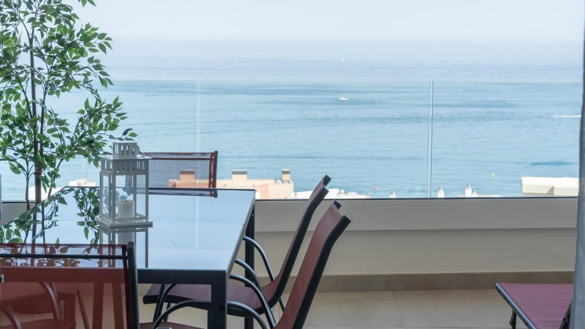 Bel Appartement Face A La Mer Fuengirola 0*,