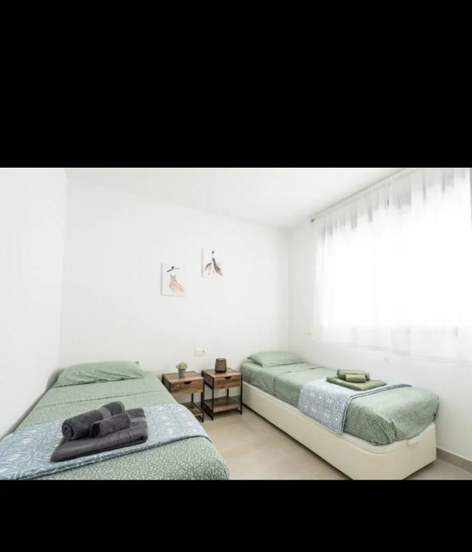 아파트 Bel Appartement Face A La Mer 푸엔히롤라